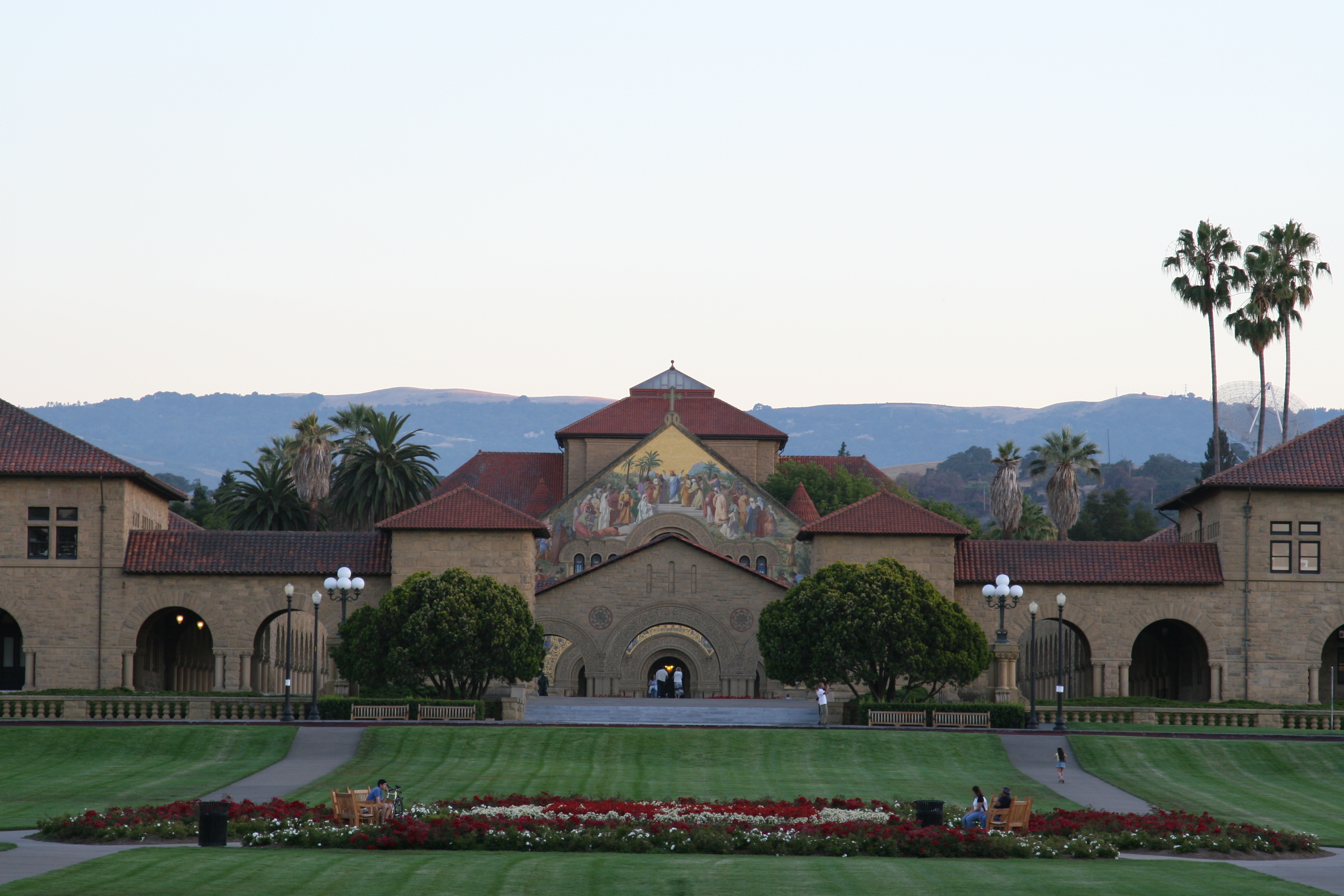 Sandstone arches and the Main Quad at Stanford University