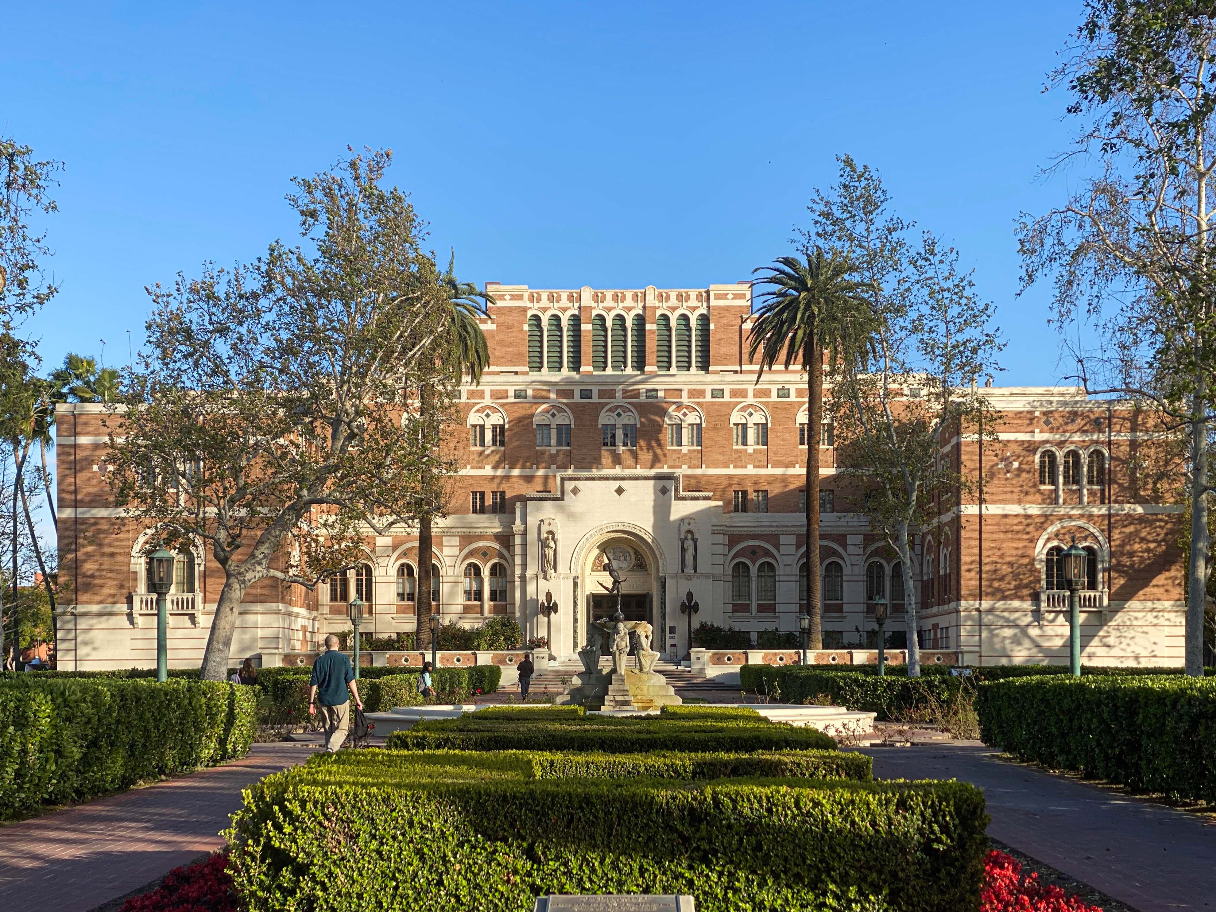 Doheny Memorial Library and gardens at the University of Southern California